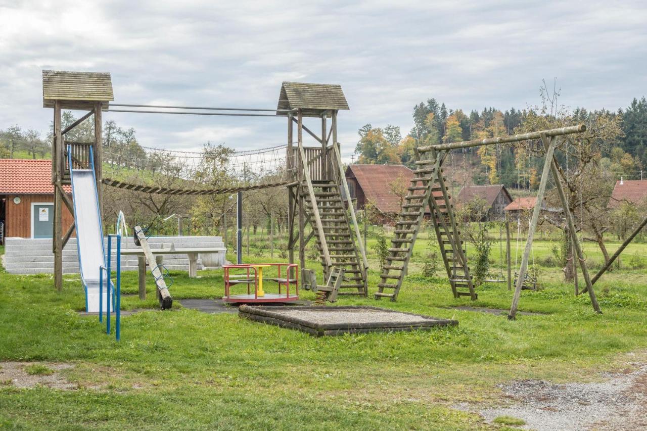 Zapfs Bauernhof Stiefmuetterchen Tettnang Exterior foto